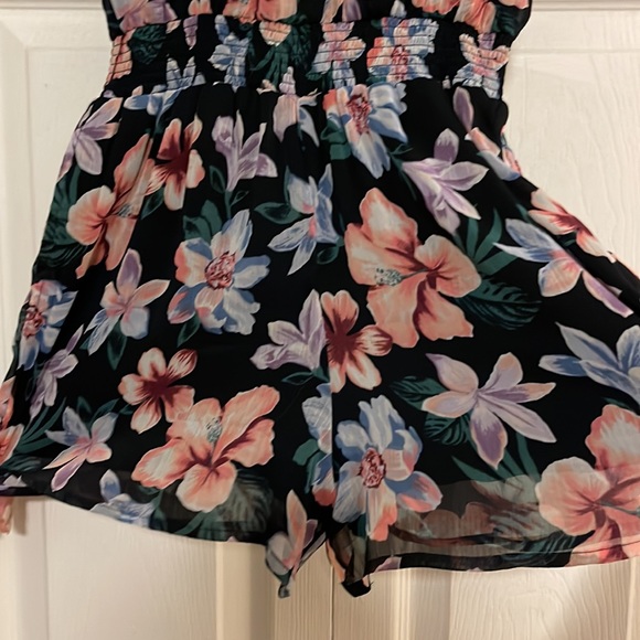 Abercrombie kids girls floral romper - Picture 4 of 7